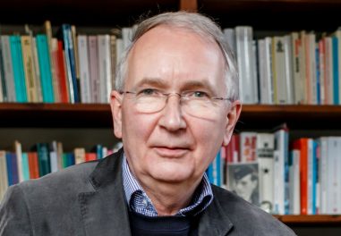 „Lehrer dürfen nicht neutral sein“ – Ein Gespräch mit Kurt Edler über das Spannungsfeld zwischen aufkeimendem Populismus und Beutelsbacher Konsens